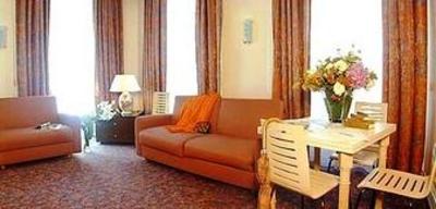 фото отеля Schlosshotel Buehlerhoehe