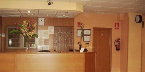 фото отеля Hostal El Val Alcala de Henares