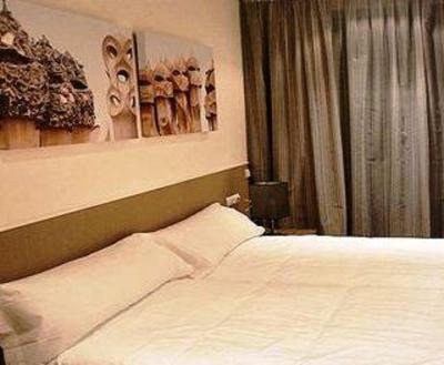 фото отеля MH Apartments Fira