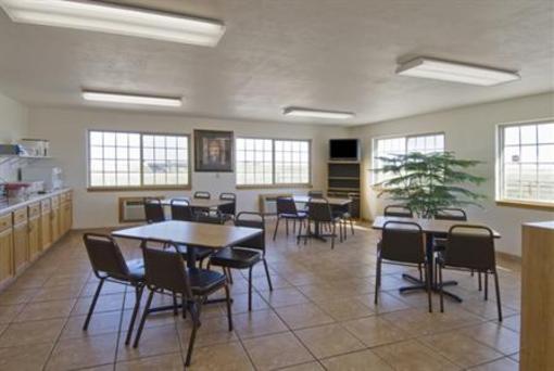 фото отеля Americas Best Value Inn Kadoka