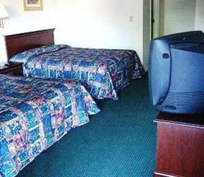 фото отеля Deluxe Inn Redding