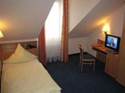 фото отеля Hotel Gasthof Zur Krone Bornheim