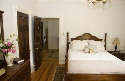 фото отеля White Hall Manor Bed & Breakfast