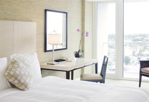 фото отеля Hilton Fort Lauderdale Marina