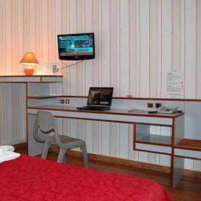 фото отеля Hotel du Circuit Magny-Cours