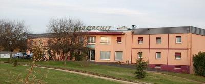 фото отеля Hotel du Circuit Magny-Cours