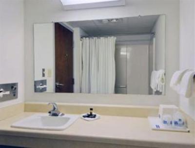 фото отеля Travelodge Dunbar/Charleston