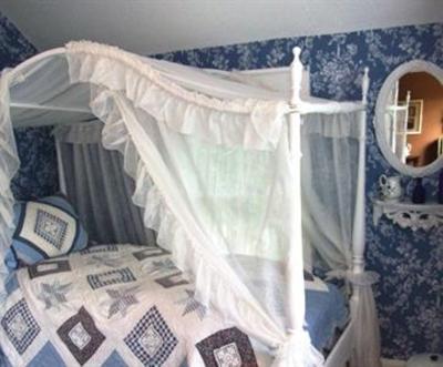 фото отеля Old Victorian Farmhouse Bed & Breakfast