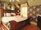 фото отеля Old Victorian Farmhouse Bed & Breakfast