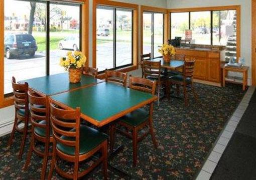 фото отеля Rodeway Inn Grand Haven