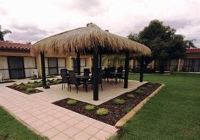 фото отеля Comfort Inn Deakin Palms