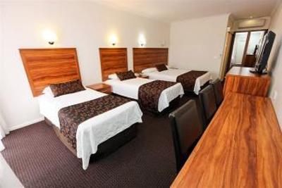 фото отеля Comfort Inn Deakin Palms