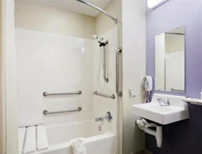 фото отеля Microtel Inn & Suites Starkville
