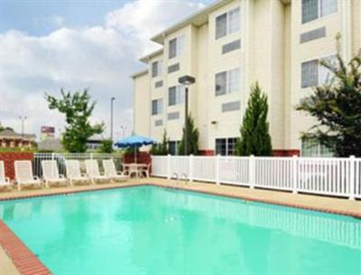 фото отеля Microtel Inn & Suites Starkville