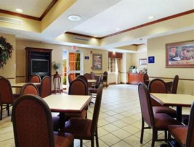 фото отеля Microtel Inn & Suites Starkville