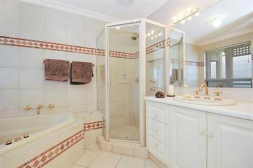 фото отеля Australian Luxury Stays Three Pelicans