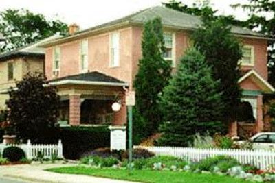 фото отеля Rose Gate Cottage Bed and Breakfast