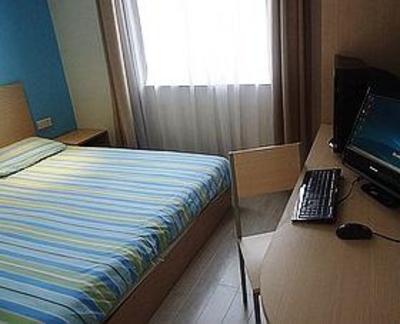 фото отеля Super 8 Hotel Wulin Square Hangzhou