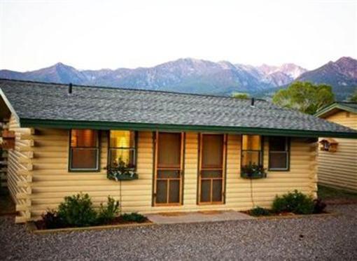 фото отеля Yellowstone Valley Lodge
