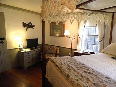 фото отеля Anchor Inn Nantucket