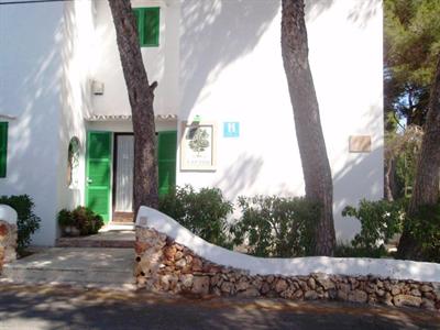 фото отеля Hostal La Ceiba Santanyi