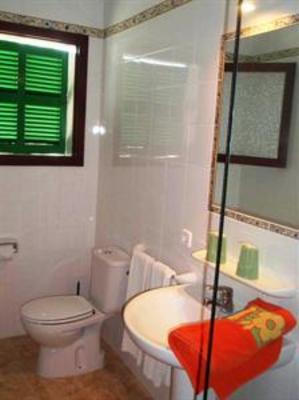 фото отеля Hostal La Ceiba Santanyi