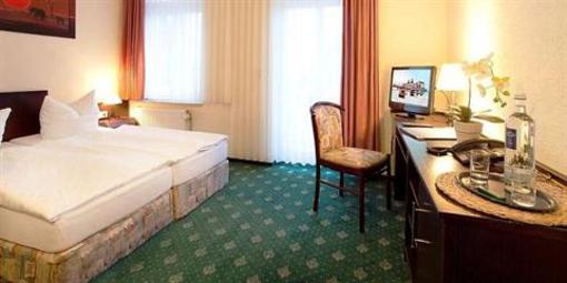фото отеля Aparthotel Waldfrieden Sellin