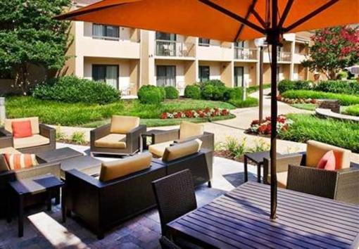 фото отеля Courtyard by Marriott New Carrollton Landover