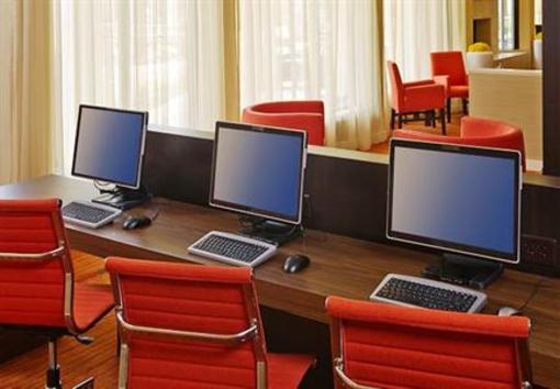 фото отеля Courtyard by Marriott New Carrollton Landover