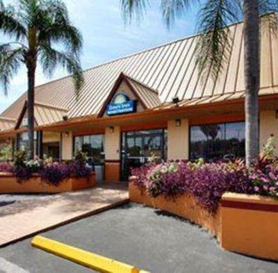 фото отеля Days Inn West of Busch Gardens