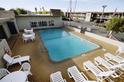 фото отеля BEST WESTERN Desert Villa Inn