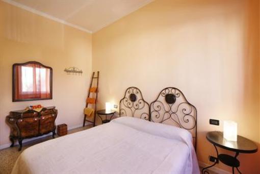фото отеля Bed and Breakfast Magnolia Bergamo