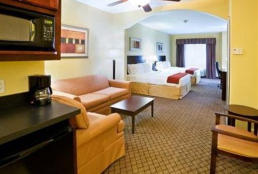 фото отеля Holiday Inn Express Hotel & Suites New Boston
