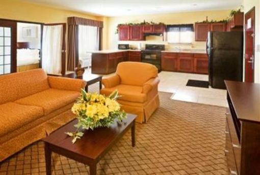 фото отеля Holiday Inn Express Hotel & Suites New Boston