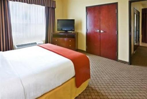 фото отеля Holiday Inn Express Hotel & Suites New Boston