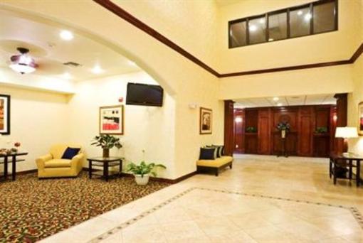 фото отеля Holiday Inn Express Hotel & Suites New Boston