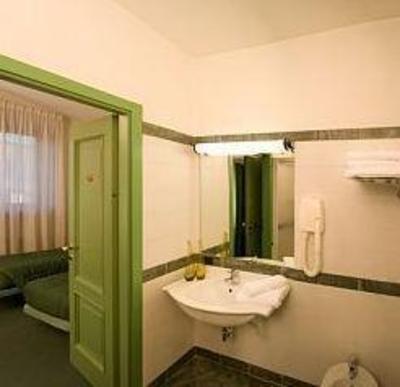 фото отеля Hotel La Goletta Binasco