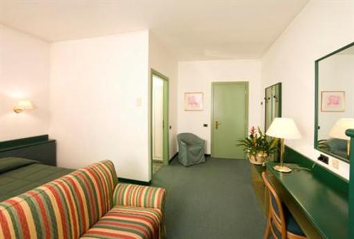фото отеля Hotel La Goletta Binasco