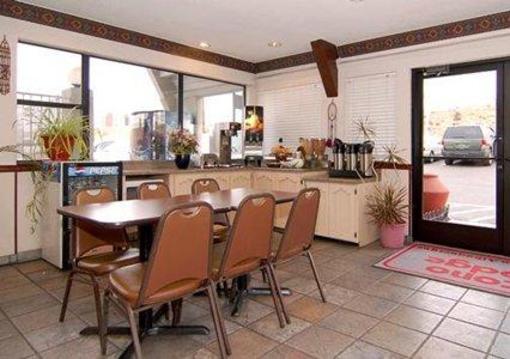 фото отеля Econo Lodge Downtown Albuquerque