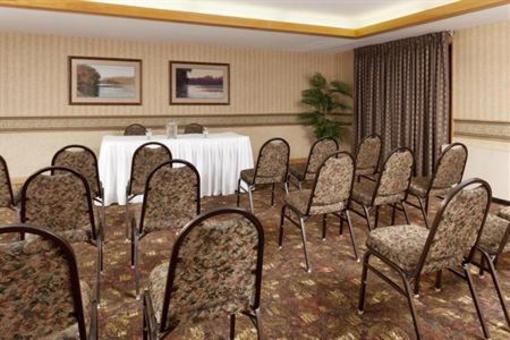 фото отеля HomeRidge Inn & Suites