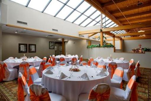 фото отеля HomeRidge Inn & Suites