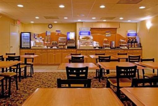 фото отеля Holiday Inn Express Temecula