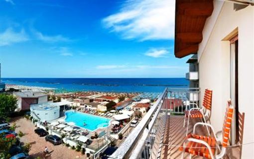 фото отеля Hotel Saint Tropez