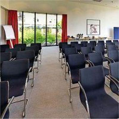 фото отеля Commundo Tagungshotel Darmstadt
