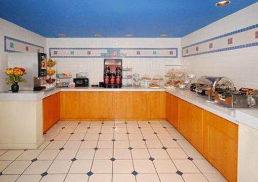 фото отеля Comfort Suites Deerfield Beach