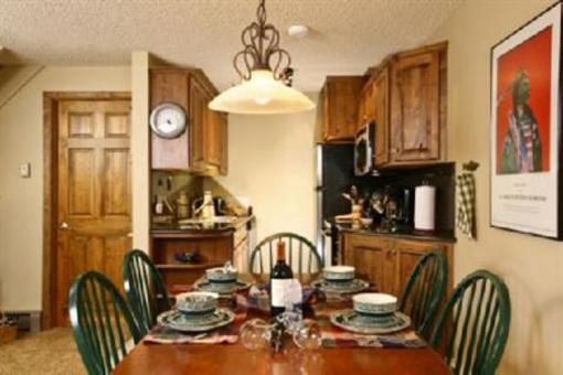 фото отеля Ski Inn Steamboat Springs