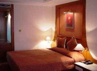 фото отеля Hotel Maurya Bangalore