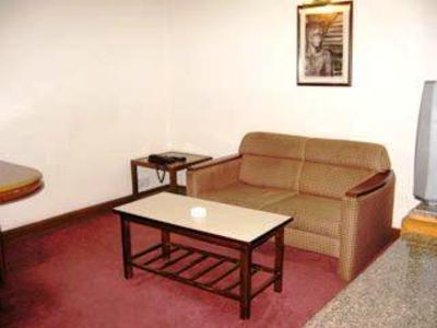 фото отеля Hotel Maurya Bangalore