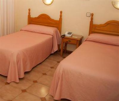 фото отеля Hostal Paris La Linea de la Concepcion