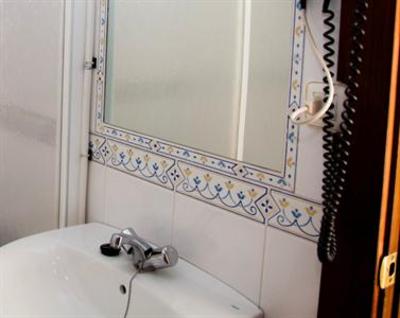 фото отеля Hostal Paris La Linea de la Concepcion